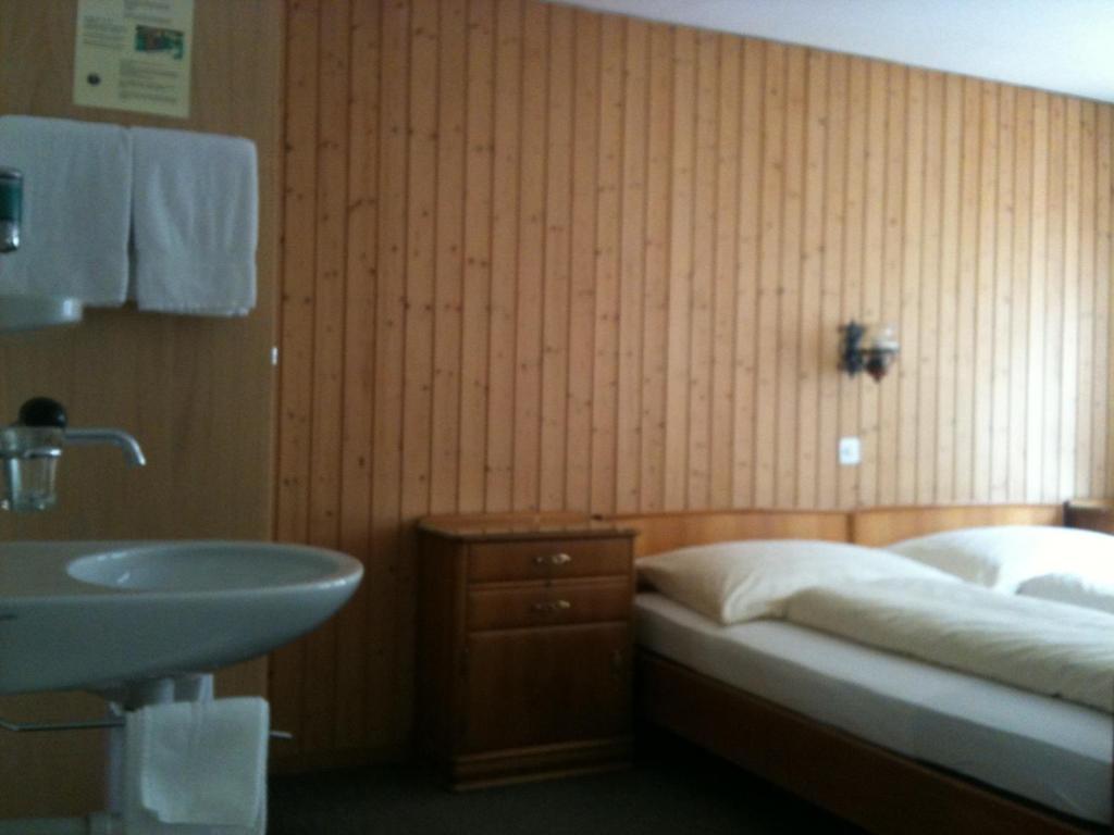 Hotel Stalden Lütschenthal Oda fotoğraf
